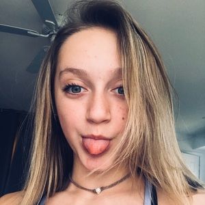 Meet your Posher, Abbey